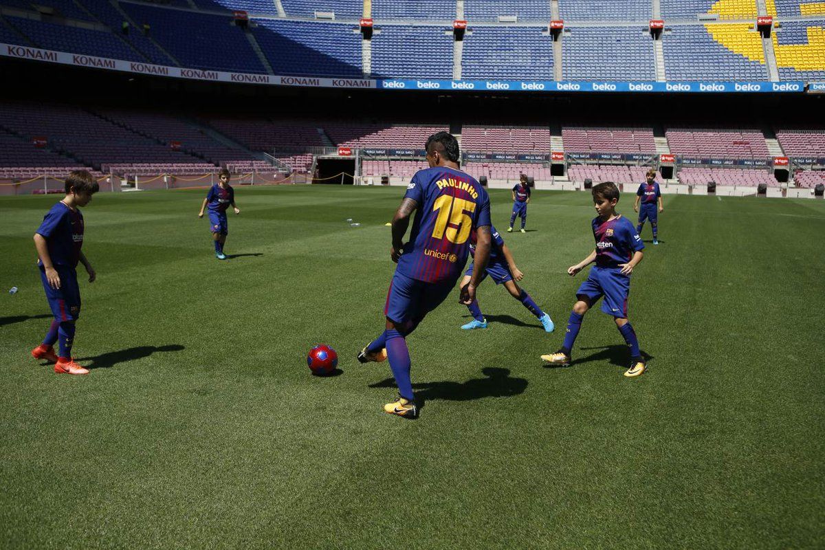 Barcelona presenta a Paulinho - paulinho-4