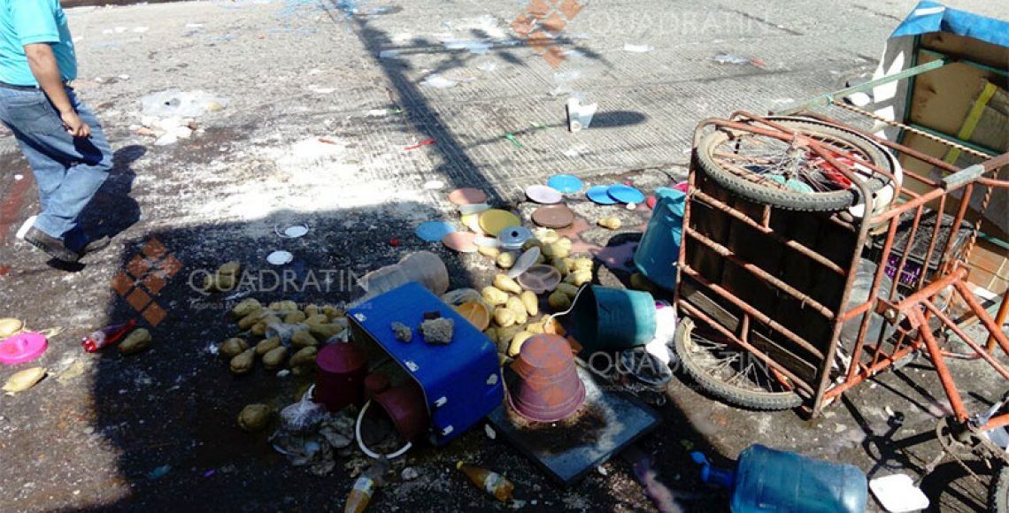 Pelea entre policías y mototaxistas en Oaxaca deja varios lesionados - pelea-policias-mototaxistas-juchitán