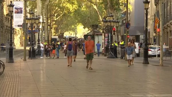 Las Ramblas de Barcelona un día después del atentado - ramblas-2