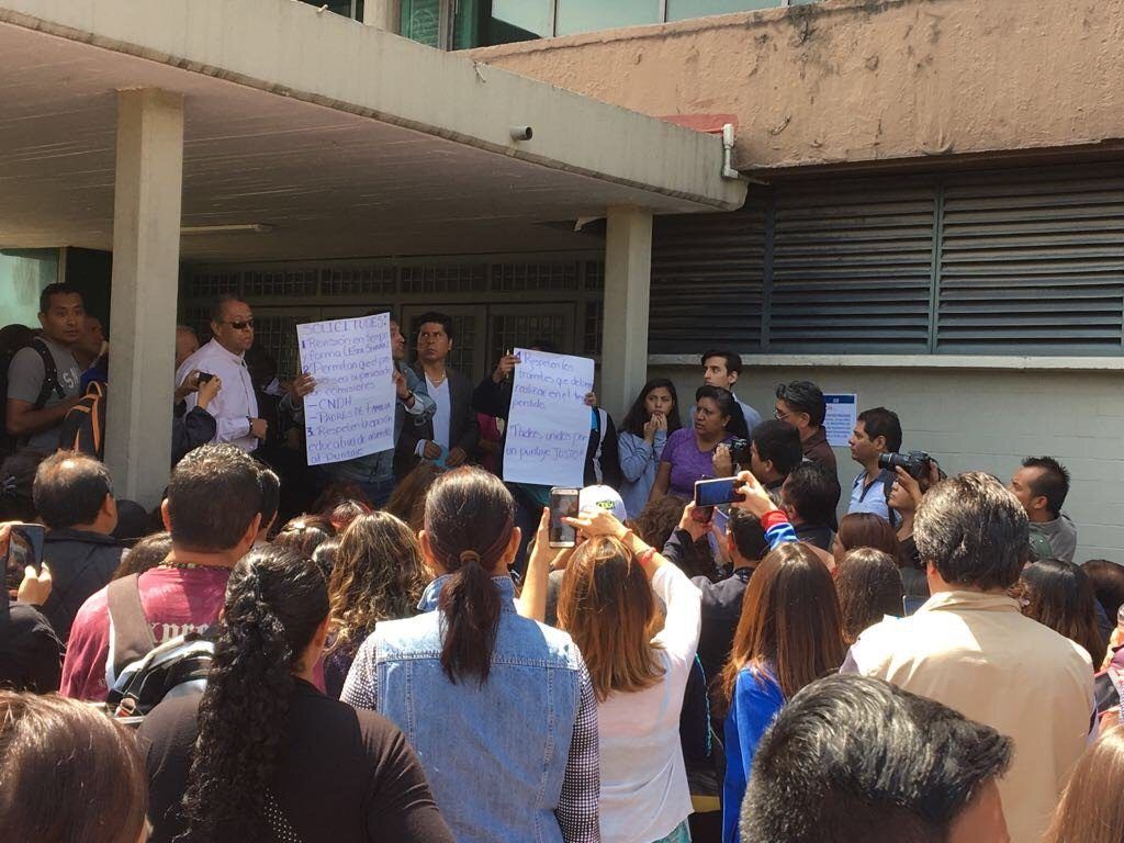 Protestan en la UNAM por error en exámenes de ingreso - rectoria-examen-unam-1024x768