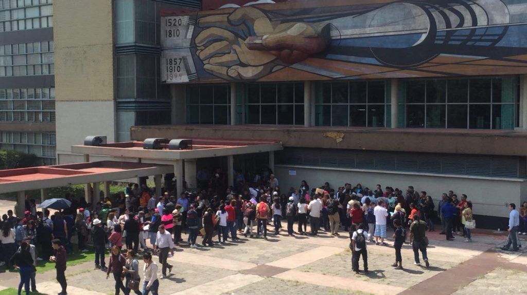 Protestan en la UNAM por error en exámenes de ingreso - rectoria-examen-unam2-1024x575