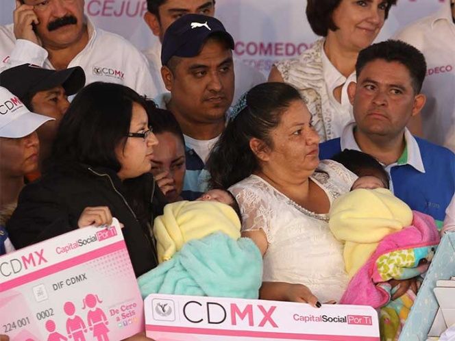 Madres y padres podrán elegir libremente orden de los apellidos de sus hijos - registro