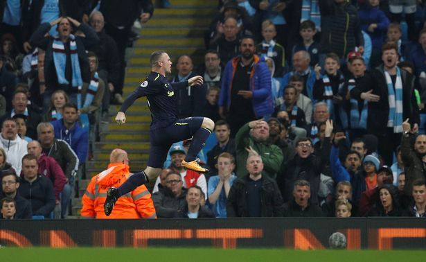 Rooney vuelve a anotarle al Manchester City