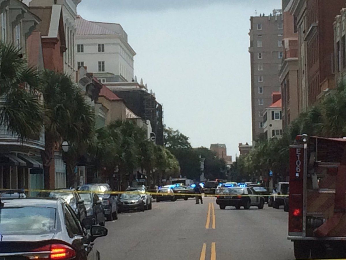 Tiroteo y toma de rehenes en Charleston deja un muerto