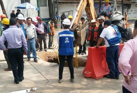 Socavón forza cierre de Eje 5 Sur - socavón-eje-5-sur-2