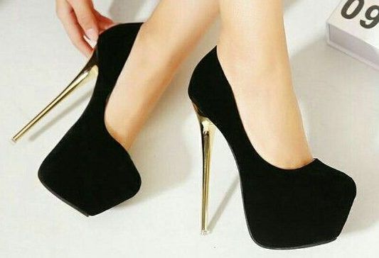 Alertan sobre lesiones por uso de tacones altos