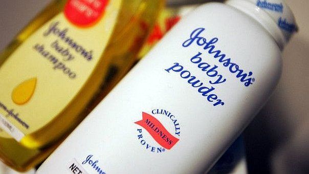 Jonhson & Johnson pagará 417 mdd por talco que provoca cáncer