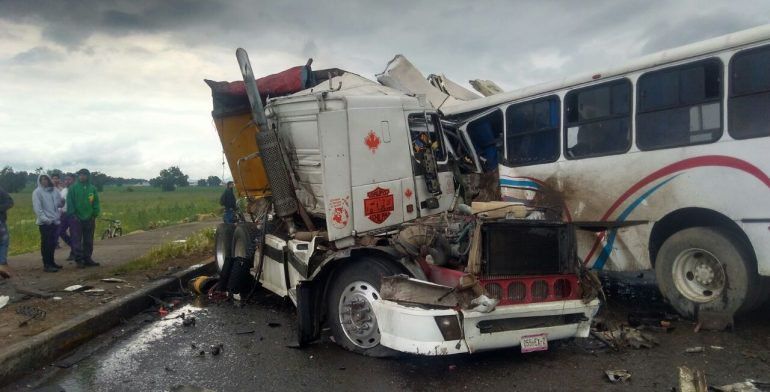 Accidente carretero en Estado de México deja dos muertos - trailer-