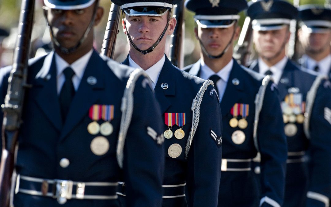 Trump pone ultimátum al Pentágono para despedir a soldados transgénero - transgender-troops