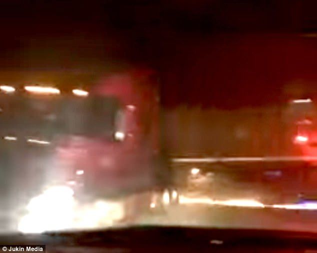 #Video Tren choca con tráiler en Texas