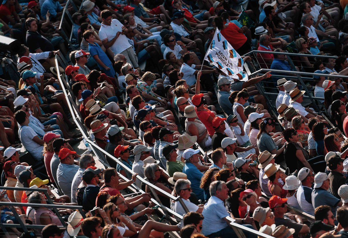 Hombre portando arma falsa desata terror en la Vuelta a España - vuelta-atentado-2