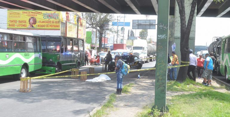 Chofer de combi atropella a hombre en Zaragoza y se da a la fuga - 3-Foto-de-Quadratín