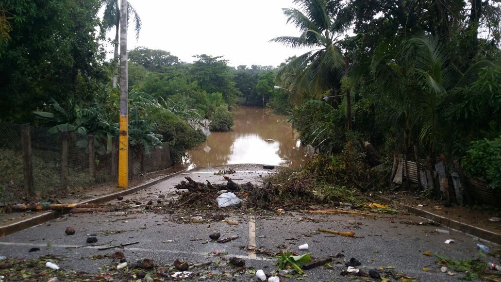 Huracán María golpea Turcas y Caicos, Puerto Rico y Dominicana - @JeanSuriel