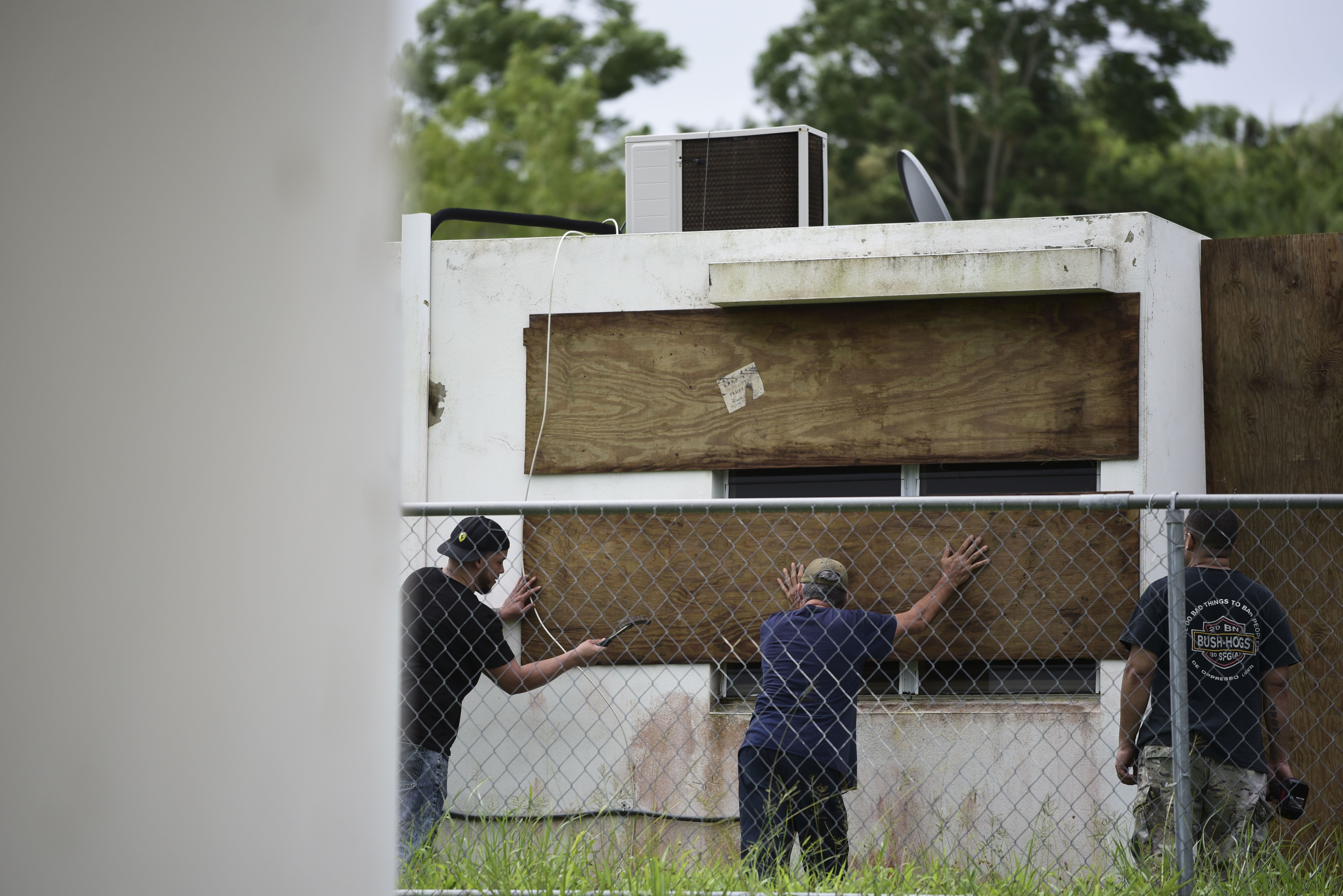 Huracán Irma deja al menos tres muertos en Puerto Rico - AP17249612437491
