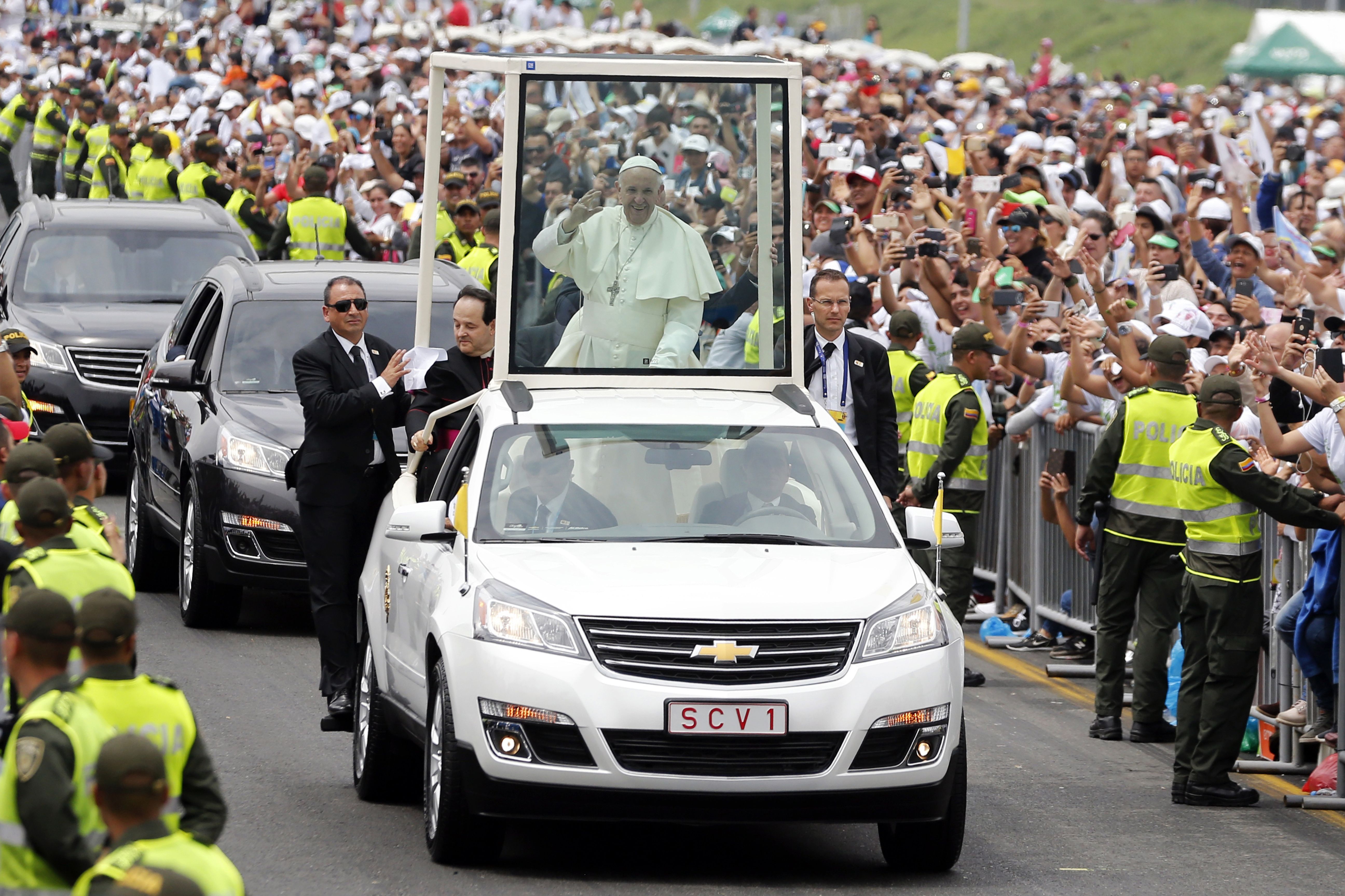 Papa Francisco pide dejar la rígida ortodoxia eclesiástica - AP17252622768863