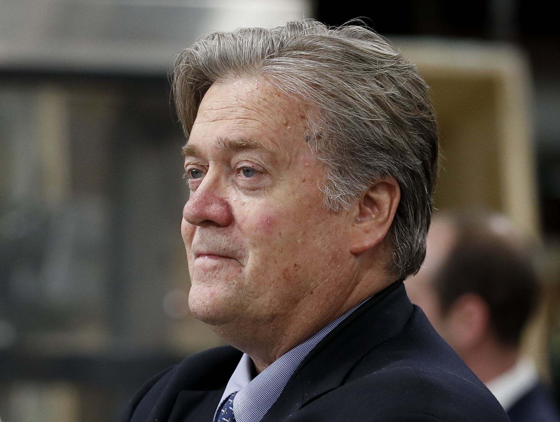 Steve Bannon se opuso al despido de James Comey