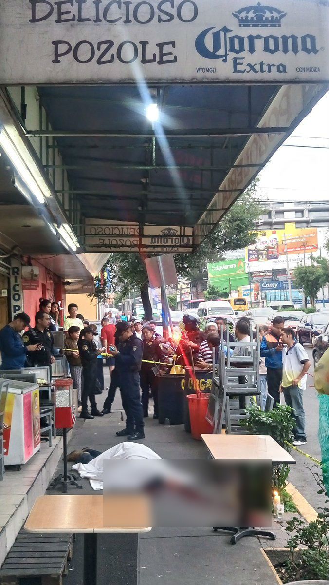 Asesinan a hombre afuera de restaurante en la Miguel Hidalgo - Asesinan-a-hombre-afuera-de-restarurante-Foto-de-@FotoPerea-EDITADO