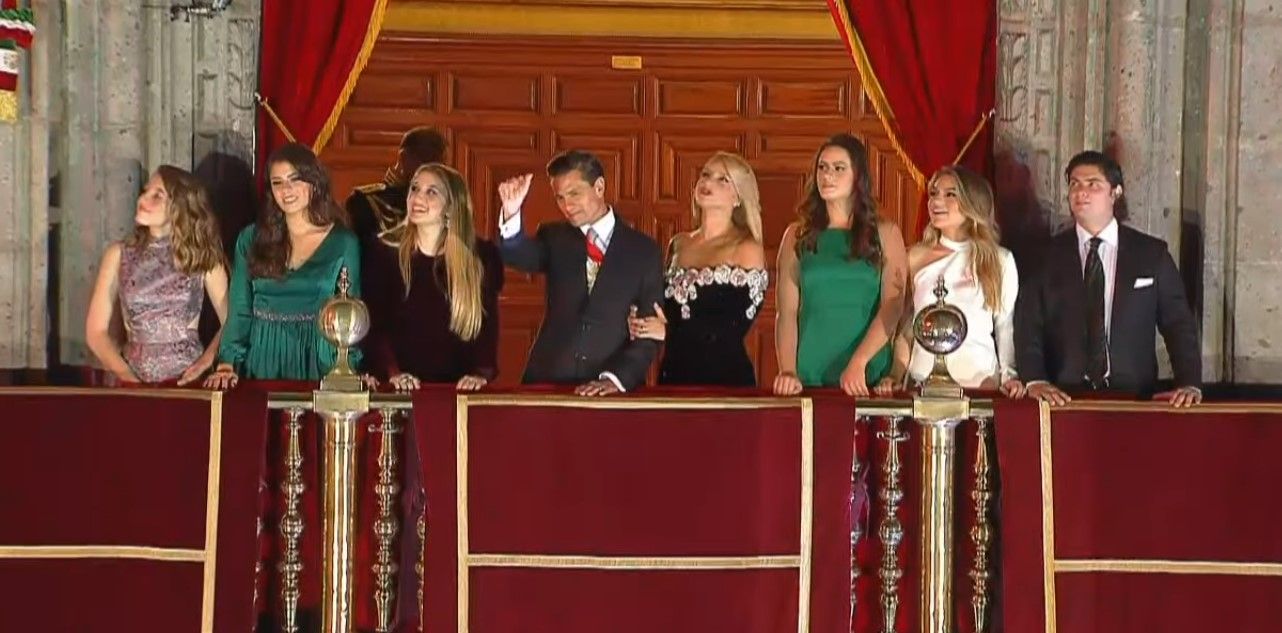 EPN destaca la solidaridad de los mexicanos en el Grito de Independencia - Captura-3