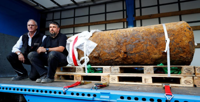 Desactivan con éxito bomba de la Segunda Guerra Mundial en Alemania