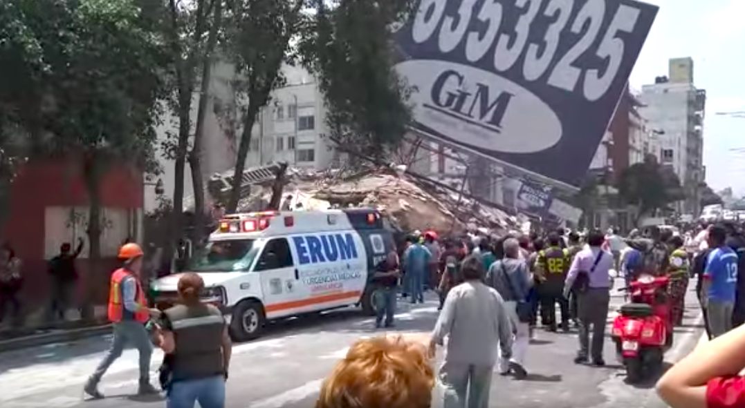 Cae un edificio en Torreón y Viaducto en la colonia Roma Sur Cae un edificio en Torreón y Viaducto en la colonia Roma Sur