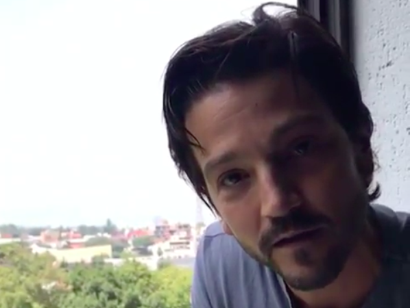Diego Luna pide apoyo para damnificados por sismo