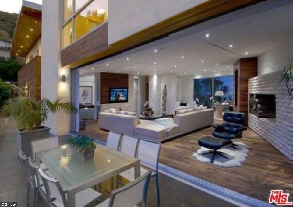 Esta es la herencia de Crystal Harris, viuda de Hugh Hefner - Casa-Crystal-Harris-3-Foto-de-Zillow
