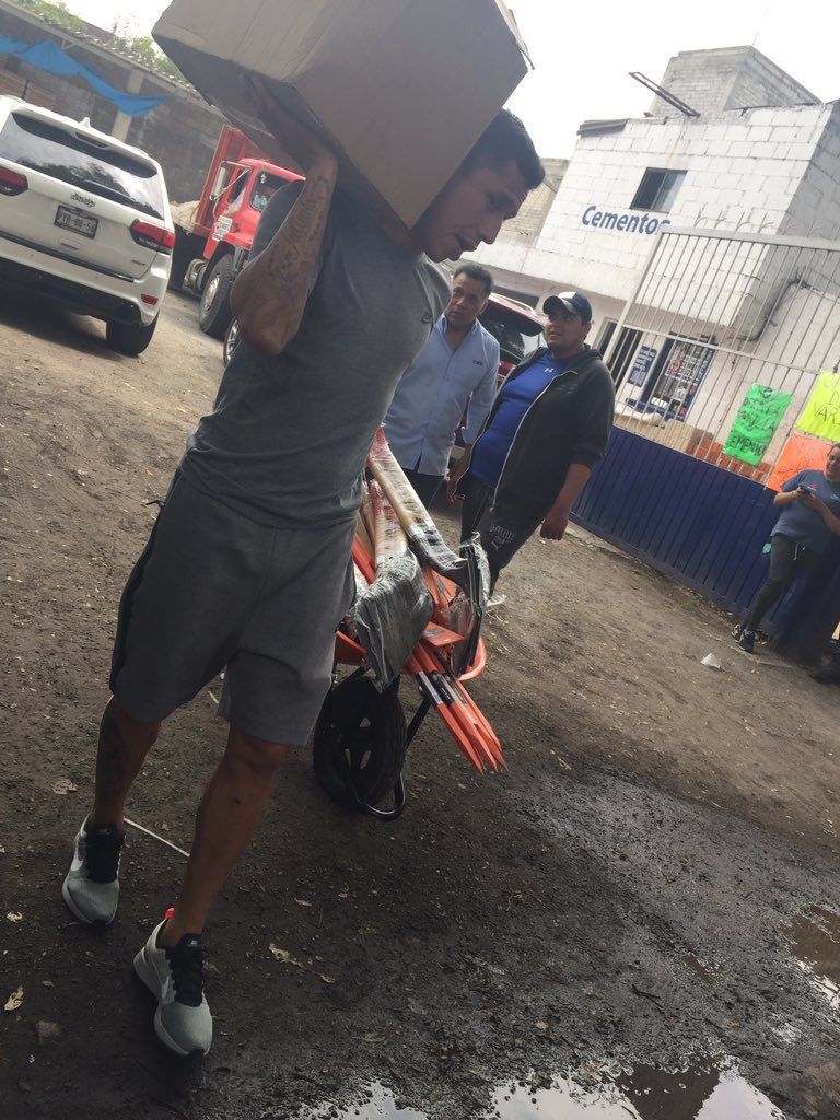 Paco Jémez relata cómo vivió Cruz Azul el sismo - Cata-Domínguez-apoyo-sismo-Foto-de