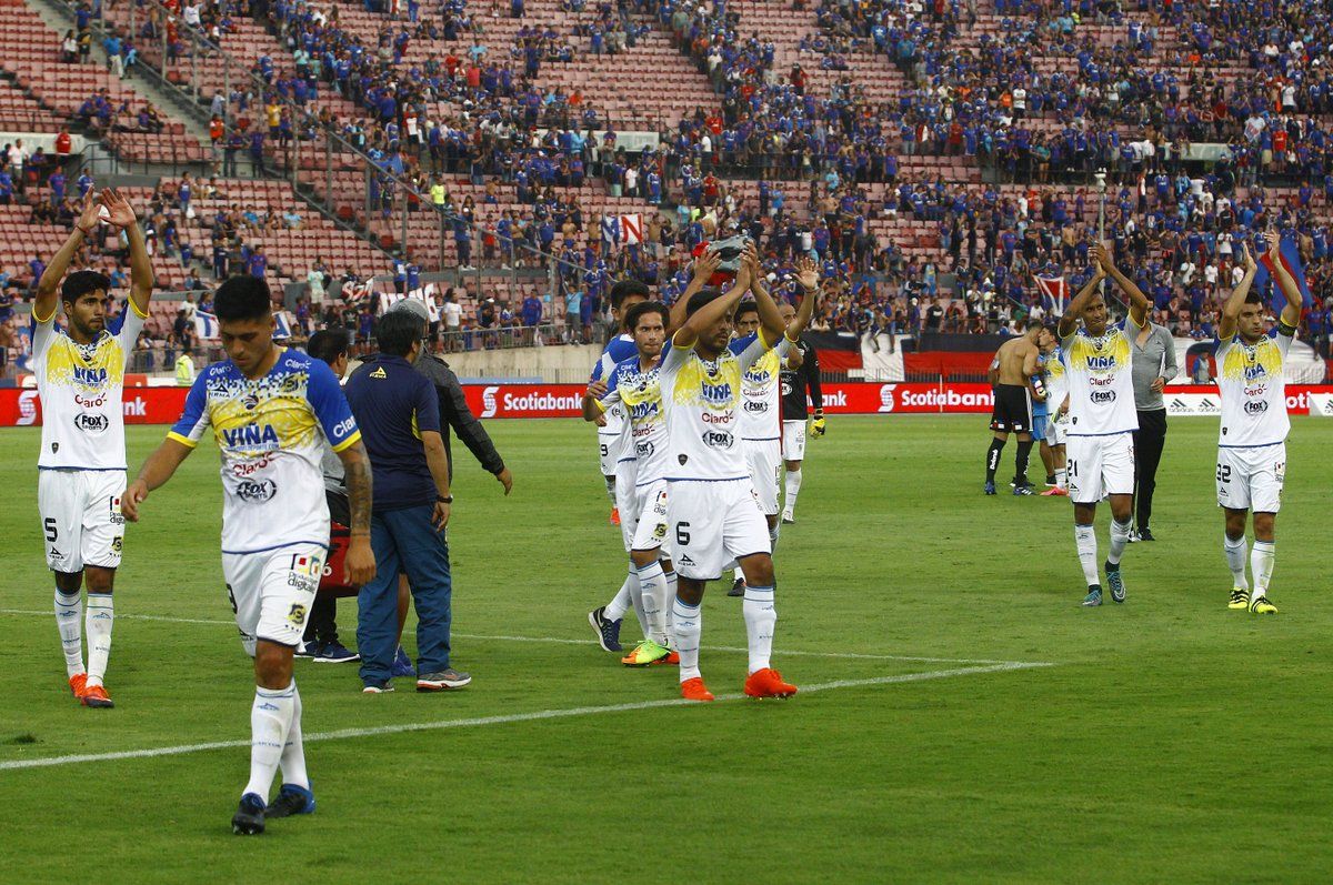 Guardan un minuto de silencio en futbol de Chile por víctimas de sismo