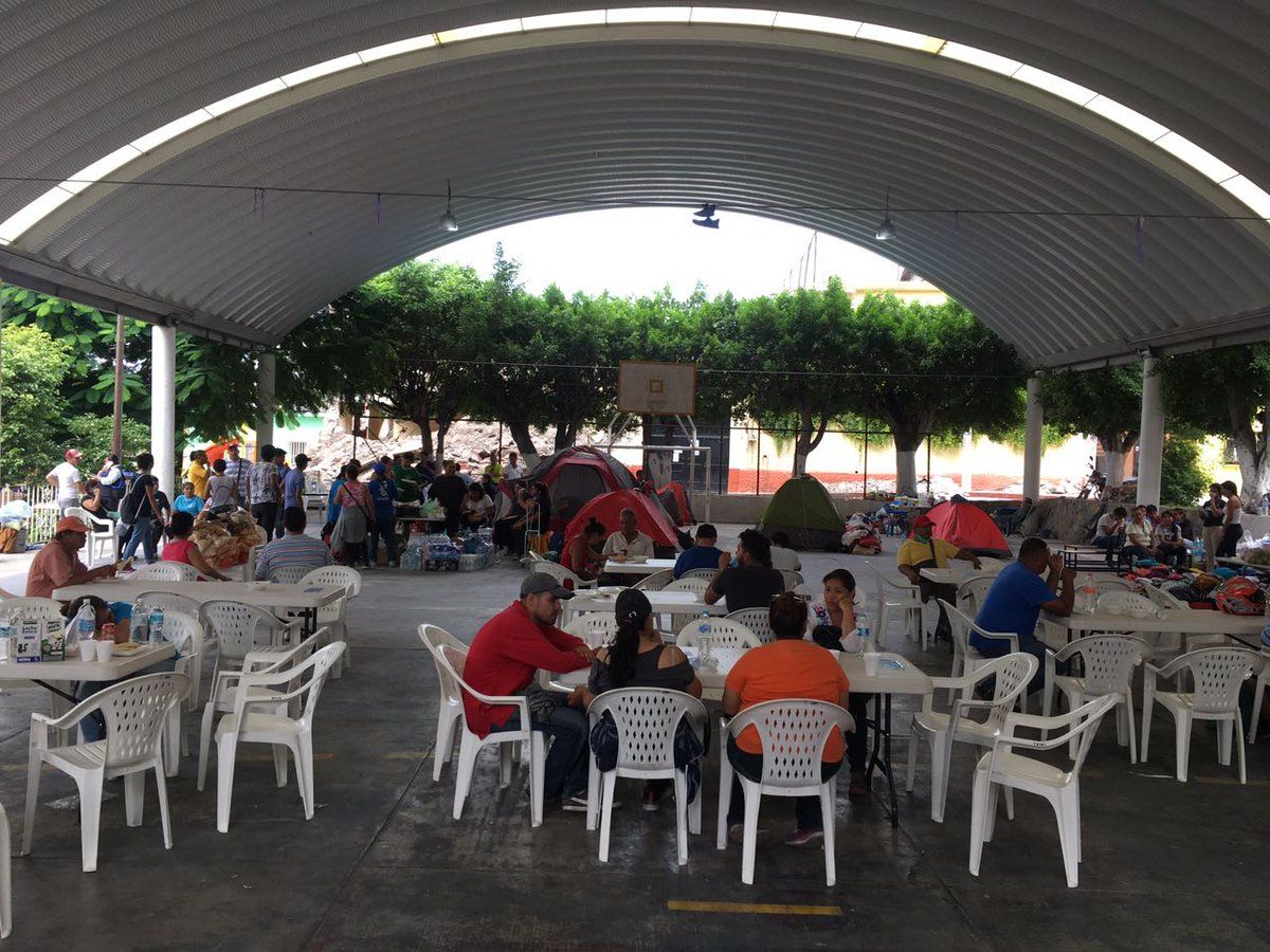 Habitantes de Jojutla duermen en albergues y calles - Comedores-Jojutla-sismo-Foto-de-El-País