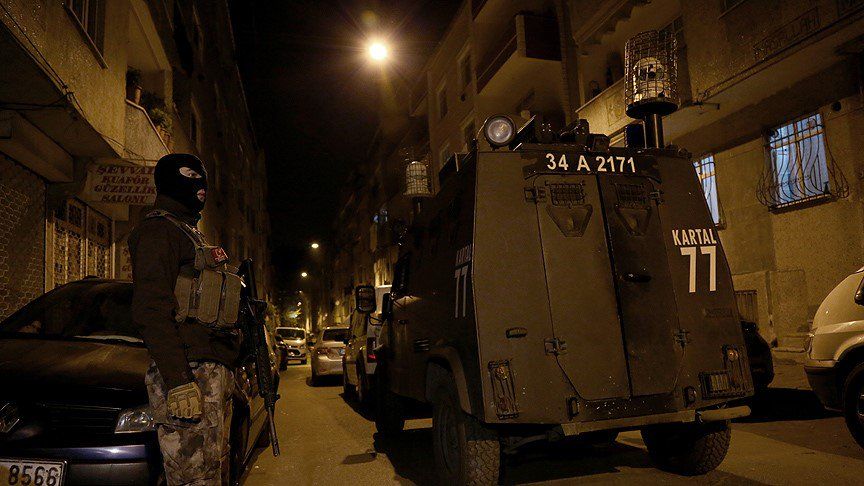 Detienen a 74 presunto miembros del Estado Islámico en Estambul - DJ1jFn_XoAAlGiL