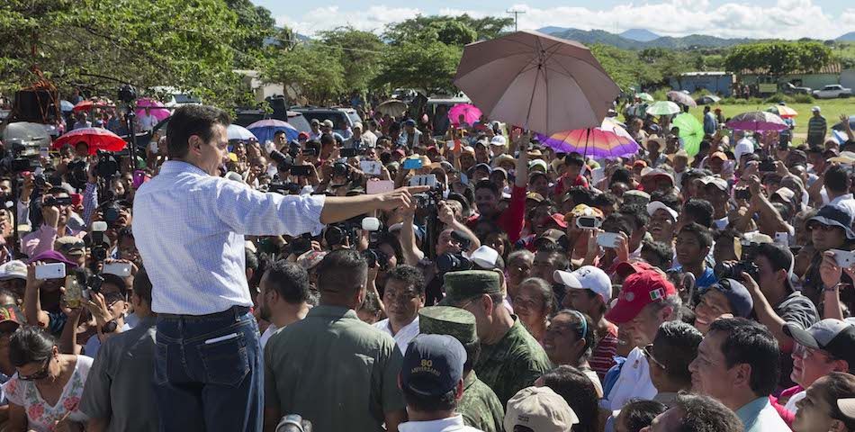 Visita Peña Nieto zona afectada en Chiapas