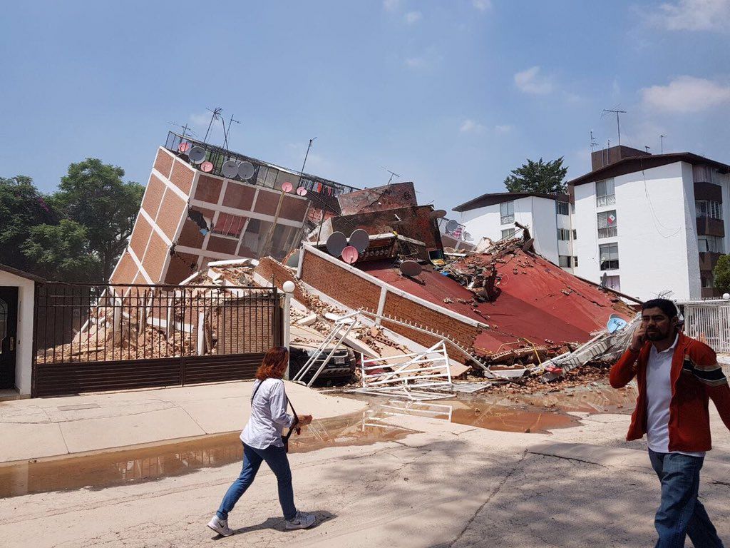 Aseguradoras comienzan evaluación de daños por sismo - Escuela-Enriqeu-Rebsamen-Foto-de-@Soy_Jeremias