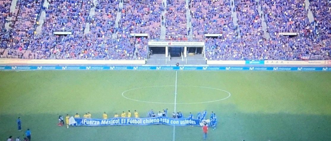 Guardan un minuto de silencio en futbol de Chile por víctimas de sismo - Foto-de-@Lanriquez8