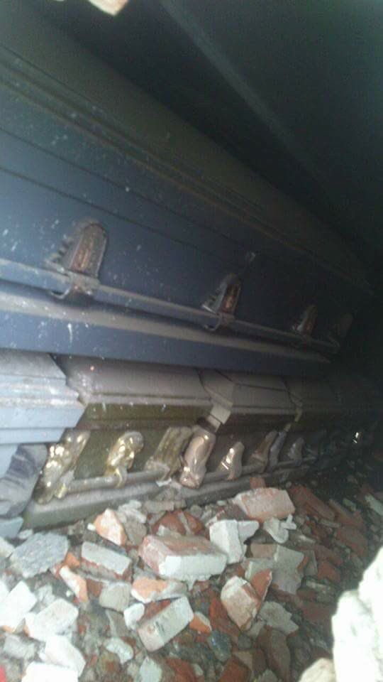 Hallan ataúdes debajo de puente en Tlalnepantla - Foto-de-@alex09rock_Pj