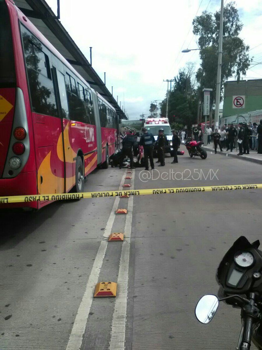 Matan a motociclista cerca de estación de Metrobús Villa de Aragón - Foto-de-Delta25MX