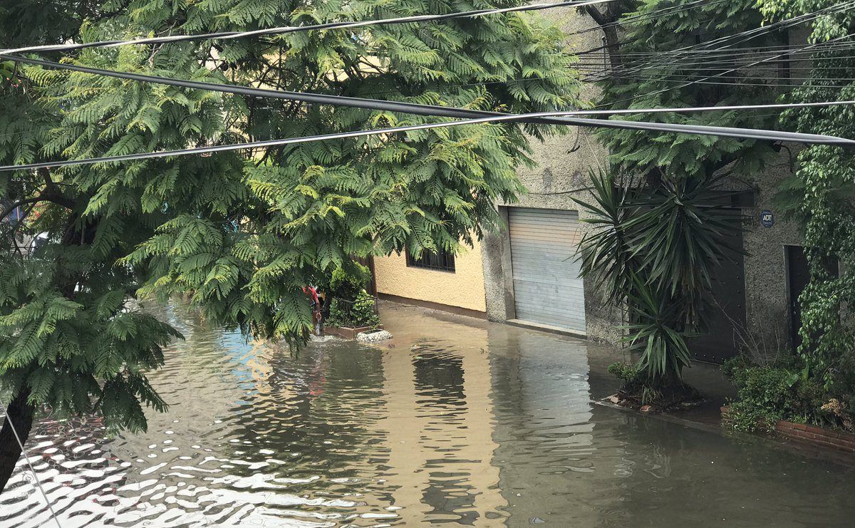 Continúan trabajos de limpieza en Venustiano Carranza por lluvias