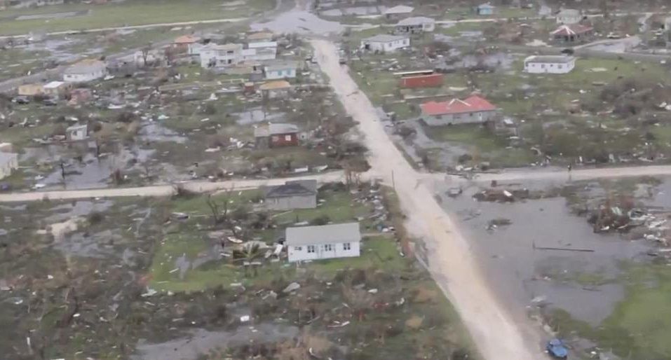 Lucha contra calentamiento global es un compromiso indispensable: Macron - Irma-Foto-de-ABC-e1504795529426