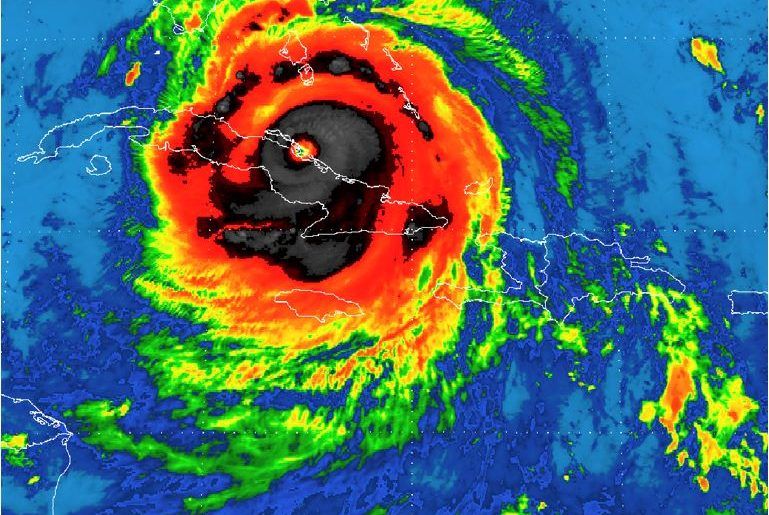 Huracán Irma recupera la categoría 5