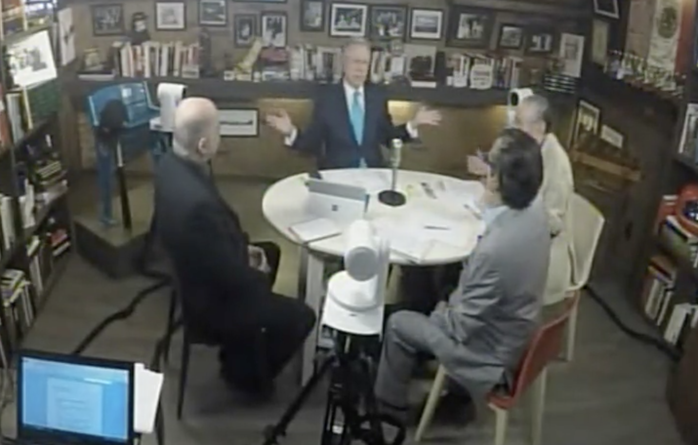 Menos dinero a los partidos, menos plurinominales