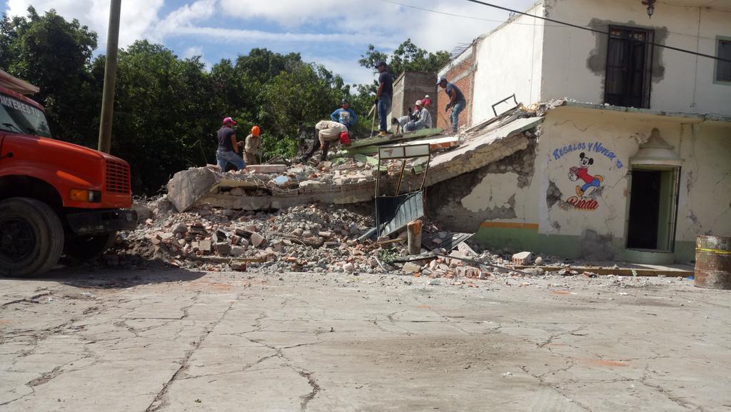 Continúa remoción de escombros en municipios de Morelos - Jantetelco-Foto-de@1luismanpo-24-sept