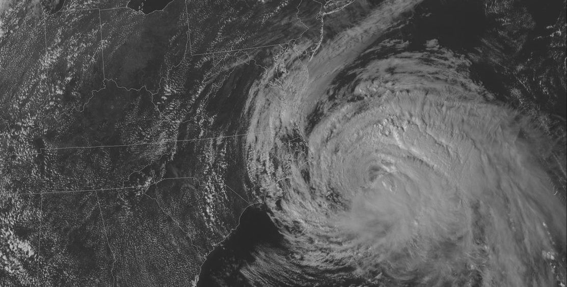 María recupera fuerza y se convierte en Huracán en la costa este de EE. UU.