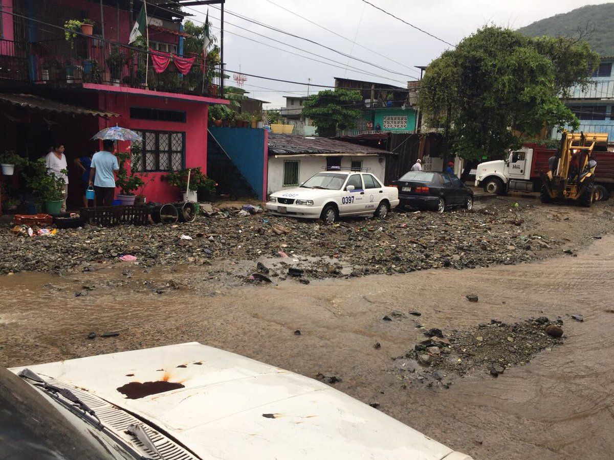 Huracán Max y sismo dañan más de cuatro mil viviendas en Guerrero - Max-y-sismo-Guerrero-3-Foto-de-@GuerreroComSoc