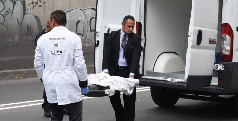 Intenta cruzar Periférico y lo atropellan - Muerto-atropellado-2017-09-05-PHOTO-00000067-770x392