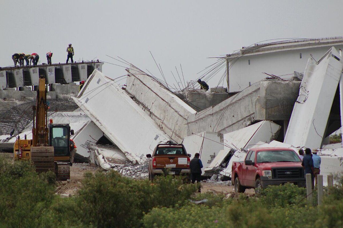 Se derrumba puente vehicular en carretera Pirámides-Texcoco tras sismo - Puente-pirámides-texcoco-Foto-de-@leonelrivero111