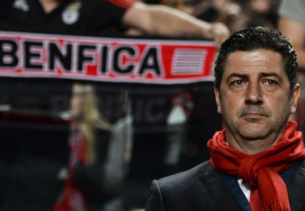 Raúl Jiménez no ha sido titular con el Benfica por culpa del Tri - Rui-Vitória