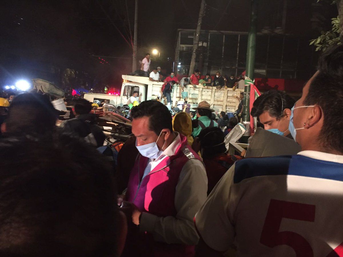 Nuestros hermanos nos necesitan y seguiremos hasta sacarlos de los escombros: voluntarios - VOLUNTARIOS-SISMO