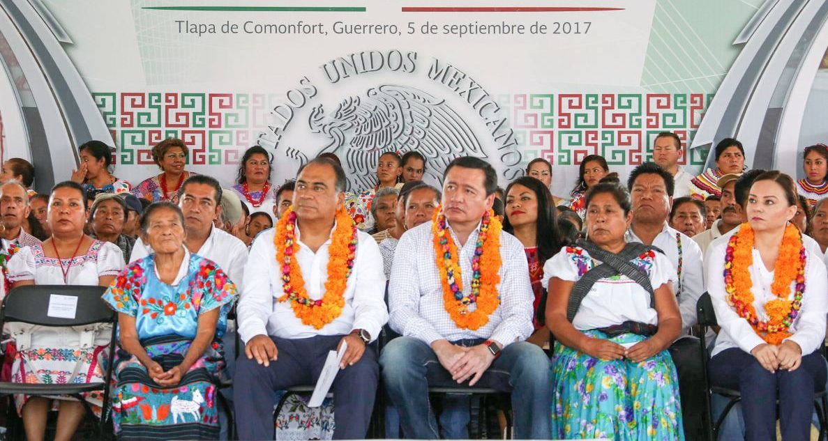 Osorio Chong y Héctor Astudillo entregan beneficios en la montaña de Guerrero