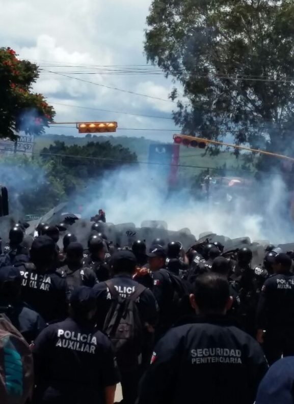 La CNTE intenta derribar helicóptero de periodistas en evento de EPN en Oaxaca - WhatsApp-Image-2017-09-07-at-3.05.51-PM-2-e1504815028576