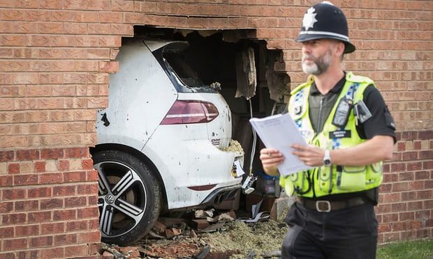 Accidente vial en Inglaterra deja cuatro heridos
