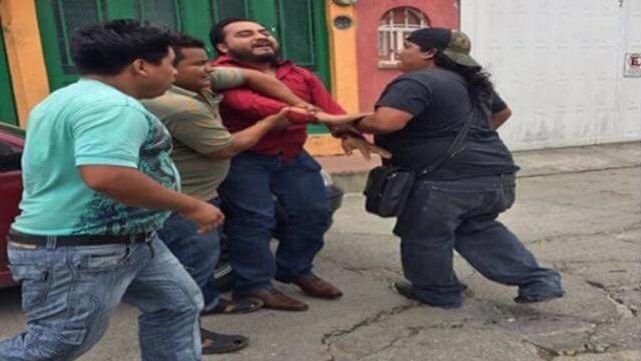 Transportistas retienen a agente del Ministerio Público en Chiapas
